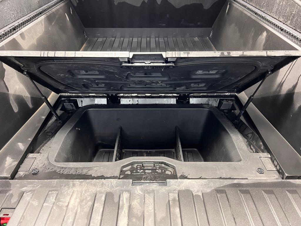 Used 2024 Tesla Cybertruck AWD Crew Cab image 22