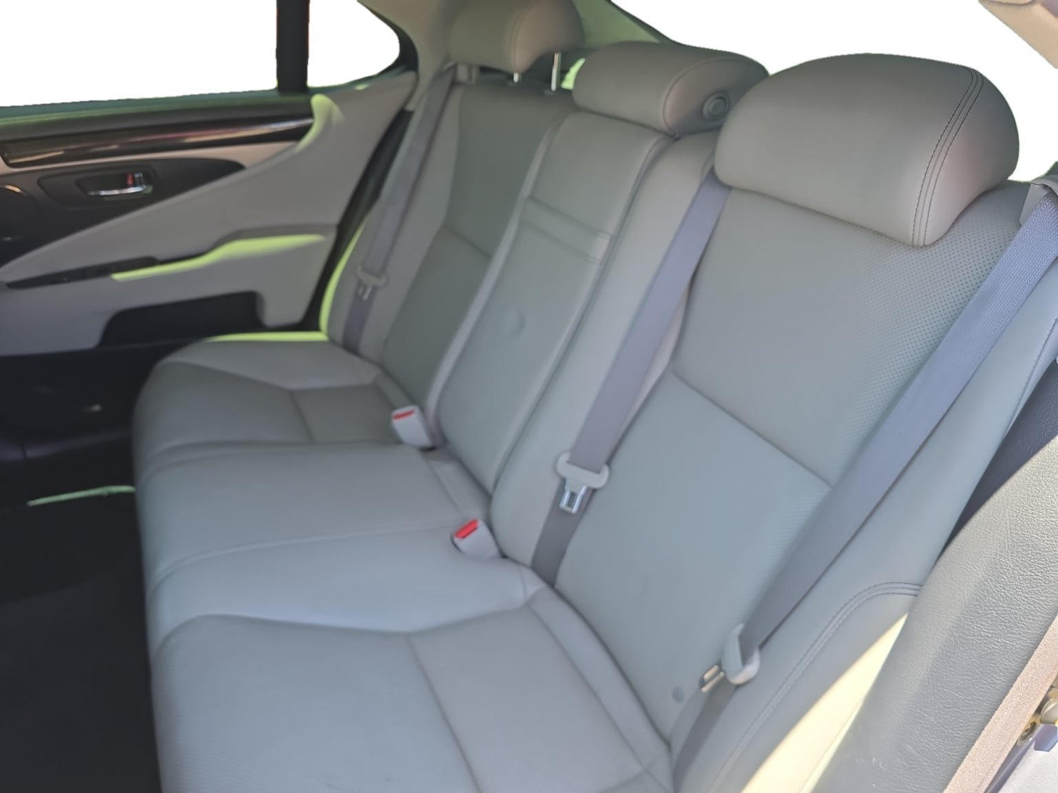 Used 2014 Lexus LS 460 w/ Comfort Package RWD image 16