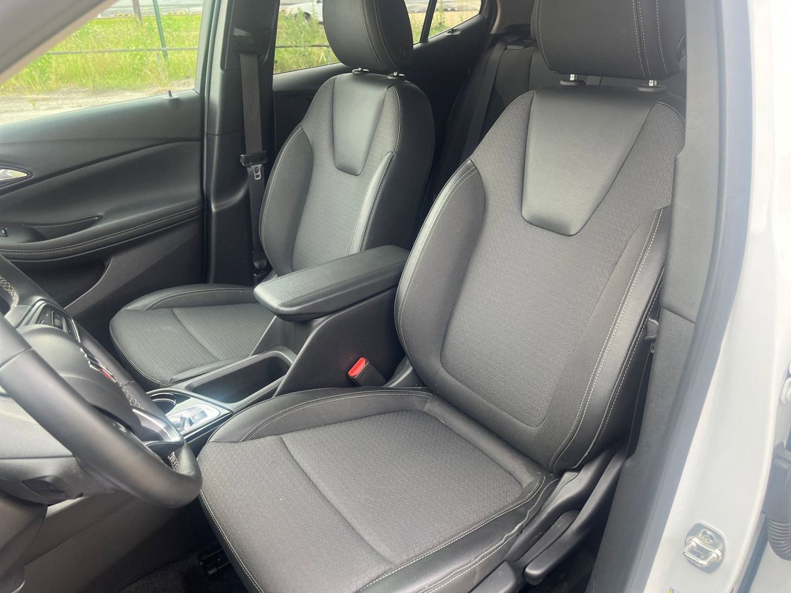 Used 2025 Buick Encore GX Preferred FWD image 34