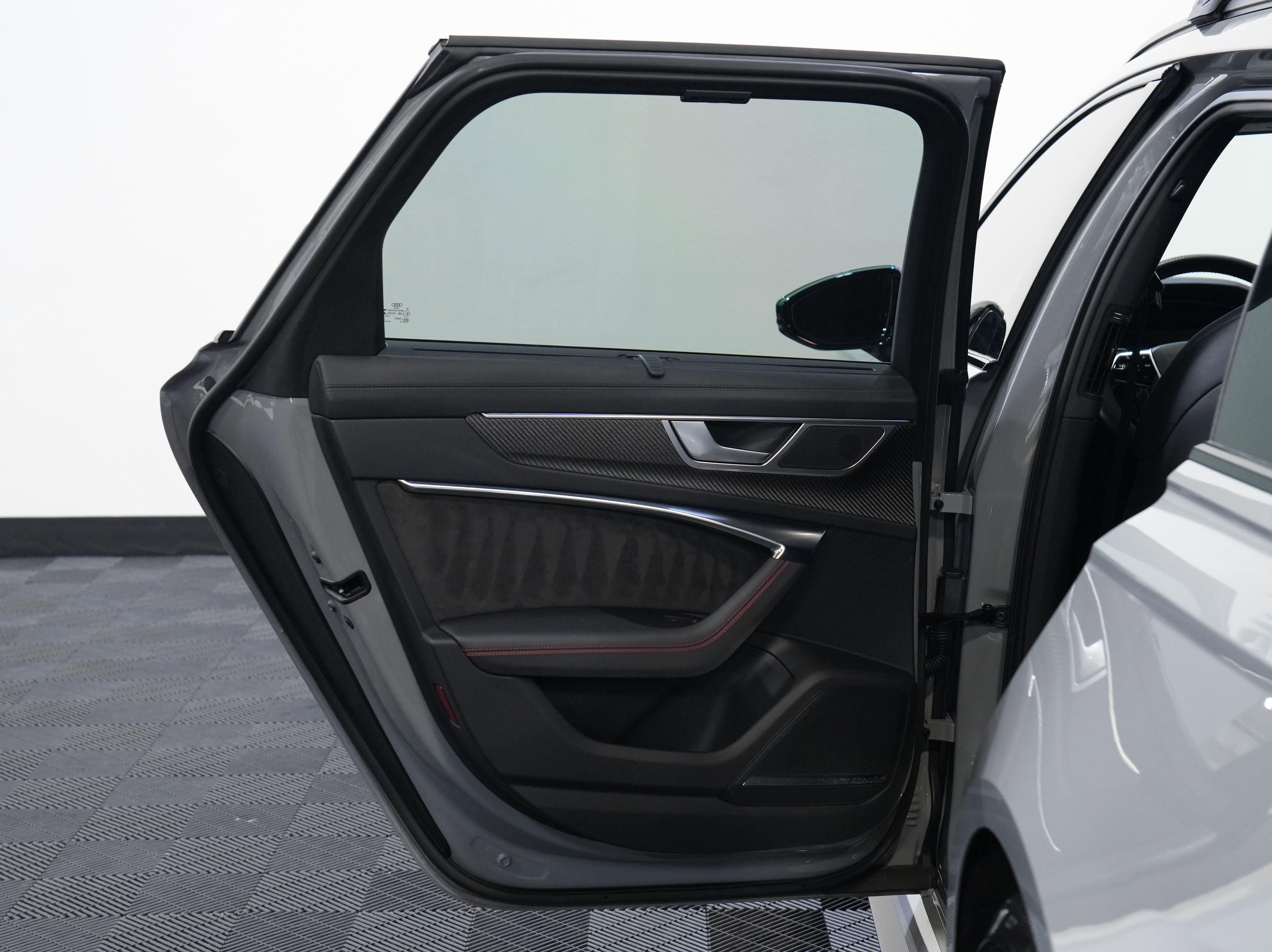 Used 2021 Audi RS 6 image 28