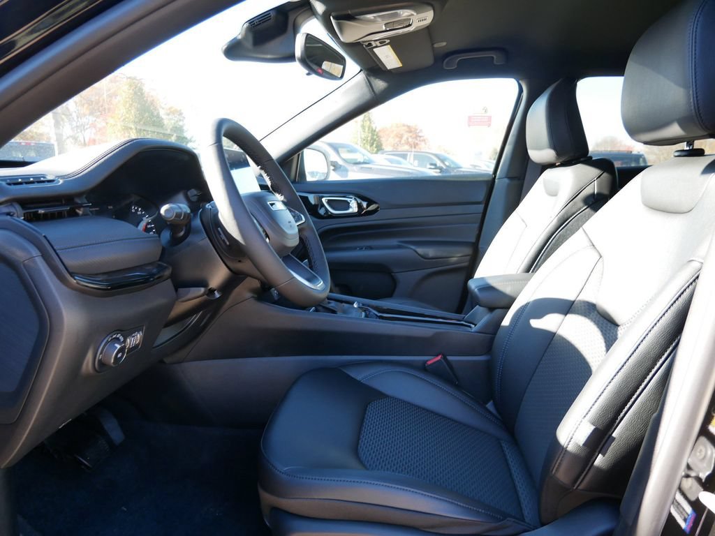 New 2026 Jeep Compass Latitude AWD/4WD image 31