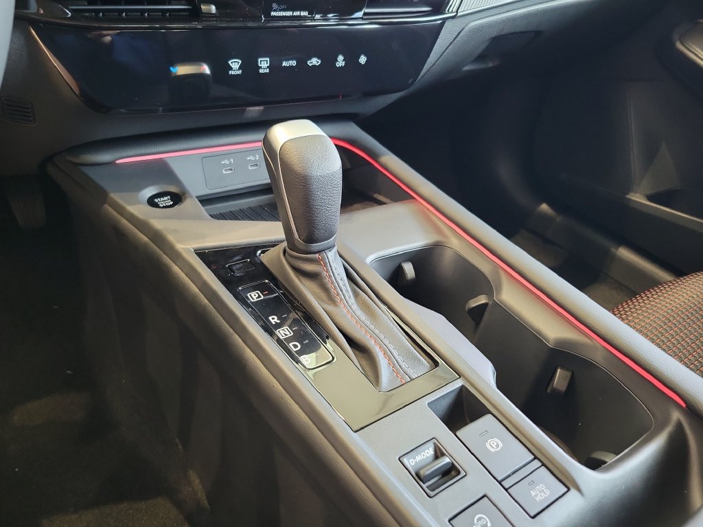 New 2026 Nissan Sentra SR w/ Floor Mat Package FWD image 10