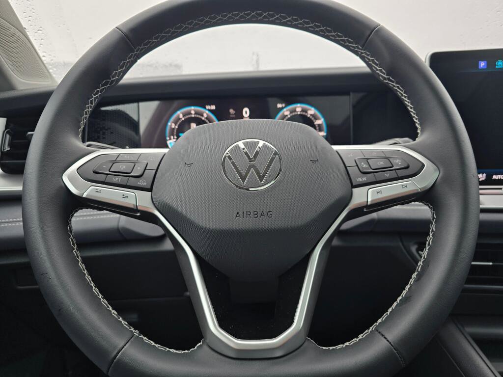 New 2026 Volkswagen Tiguan SE image 24