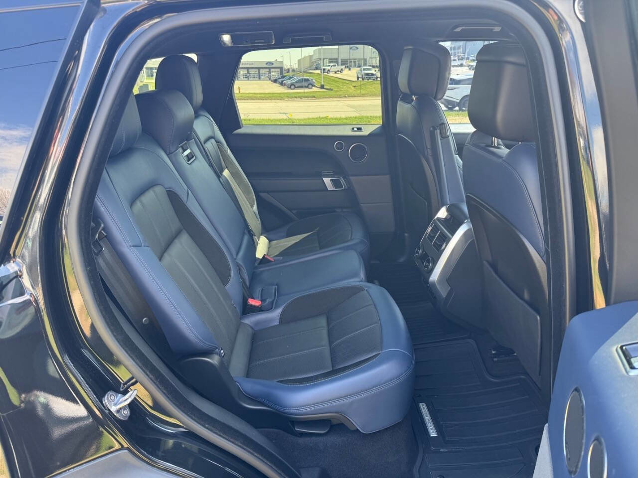 Used 2020 Land Rover Range Rover Sport HST image 13