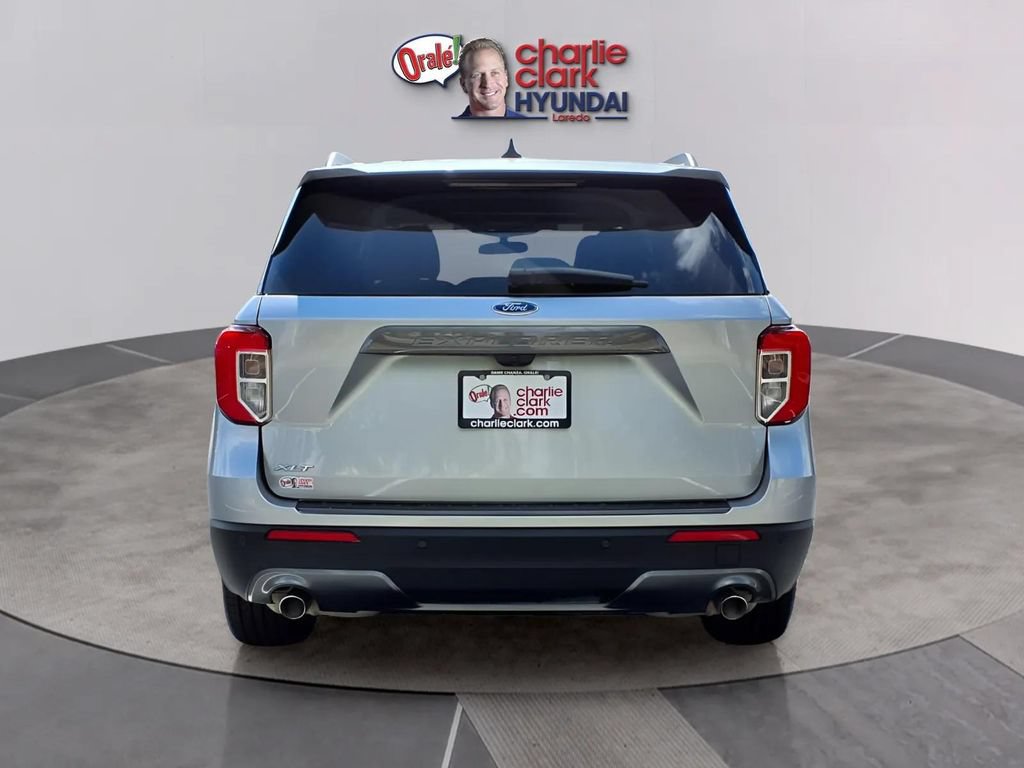 Used 2023 Ford Explorer XLT w/ Equipment Group 202A RWD image 4