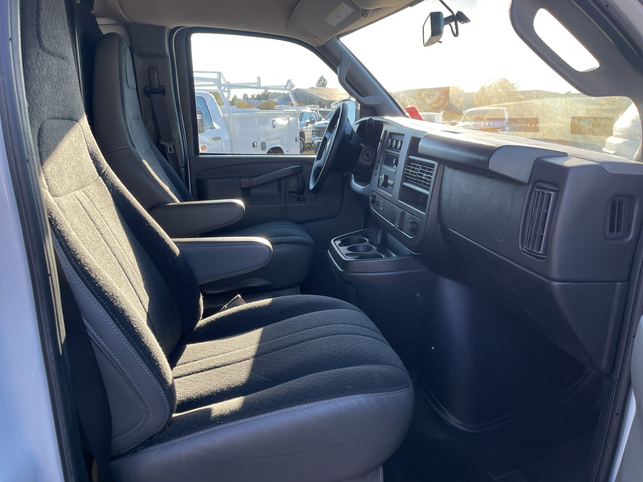 Used 2024 Chevrolet Express 2500 w/ Driver Convenience Package RWD image 18