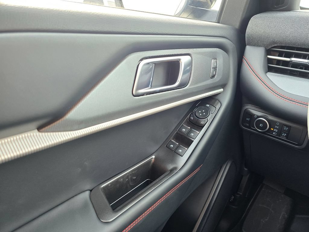 New 2026 Ford Explorer ST-Line AWD/4WD image 31