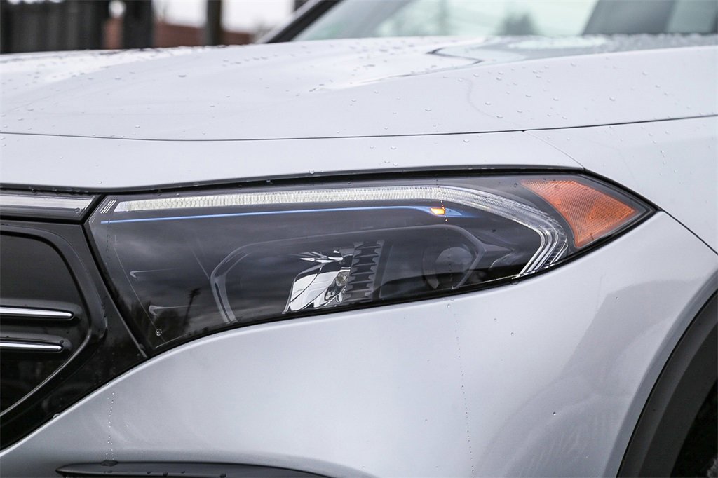 Used 2023 Mercedes-Benz EQB 350 4MATIC SUV image 8