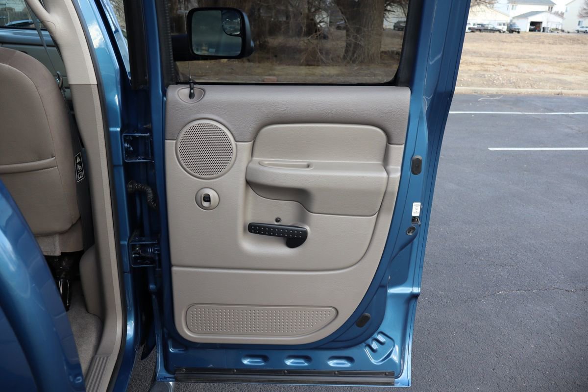 Used 2003 Dodge Ram 2500 Truck ST image 25