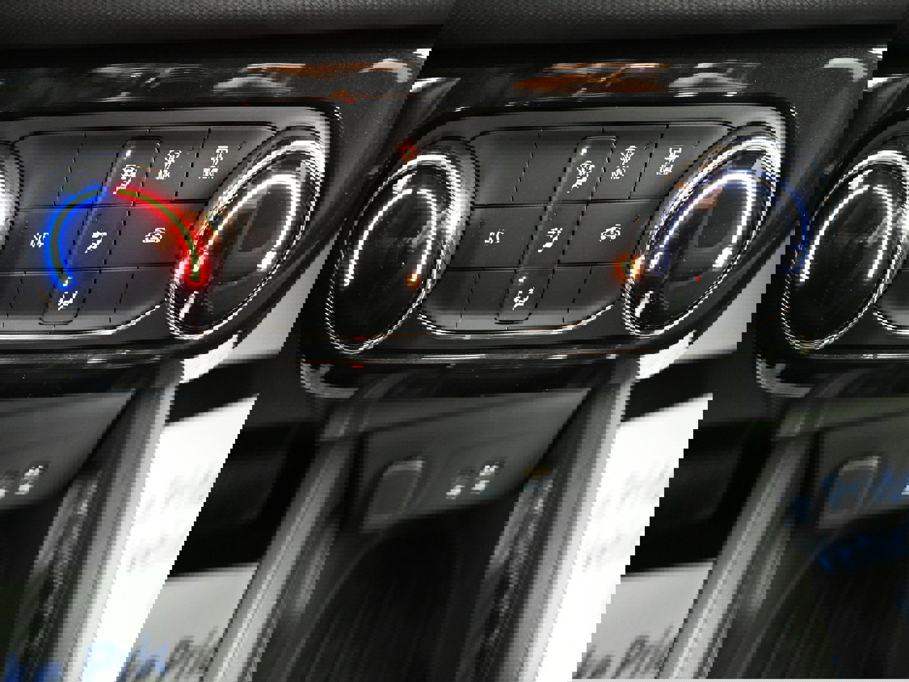 Certified 2026 Chevrolet TrailBlazer LT w/ Driver Confidence Package image 15