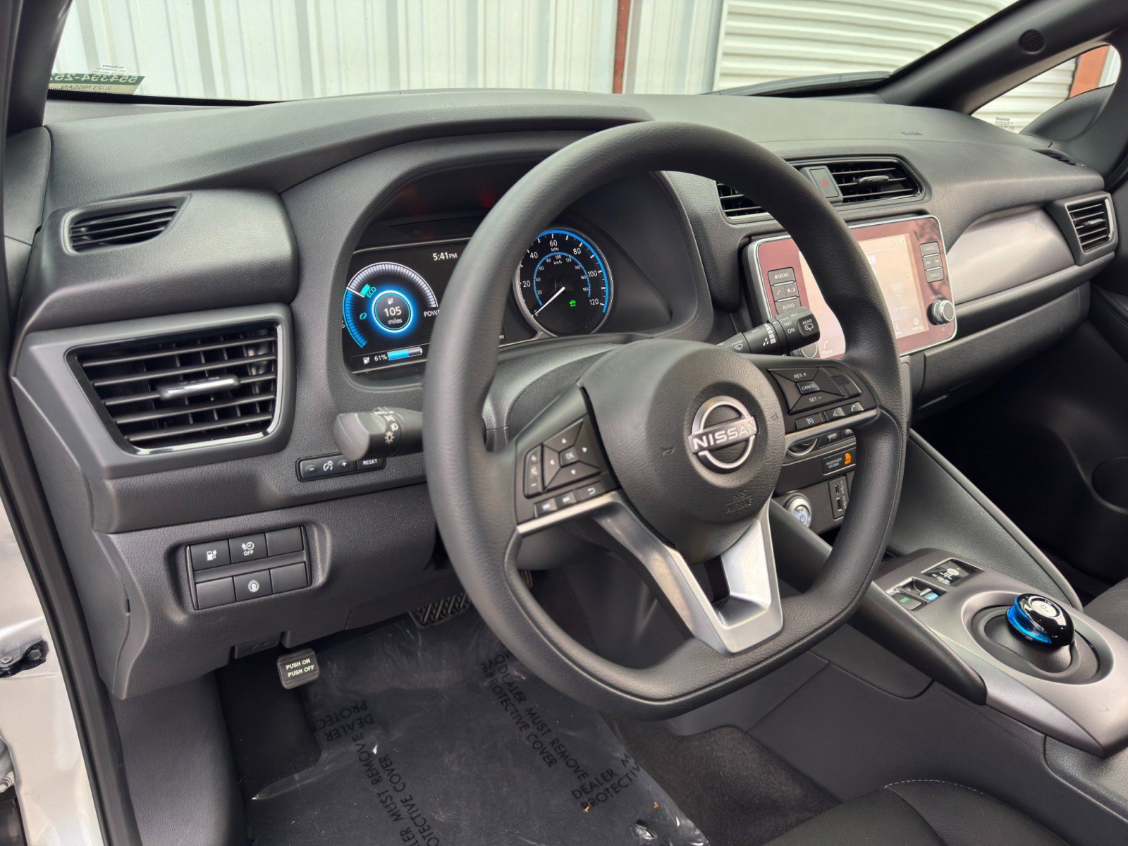 Used 2023 Nissan Leaf S image 12