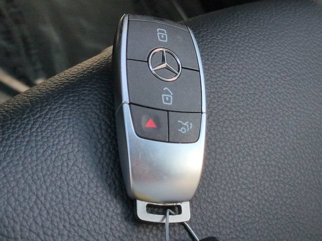 Certified 2024 Mercedes-Benz GLB 250 4MATIC image 28