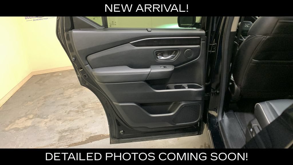 Used 2025 Honda Pilot Elite image 24