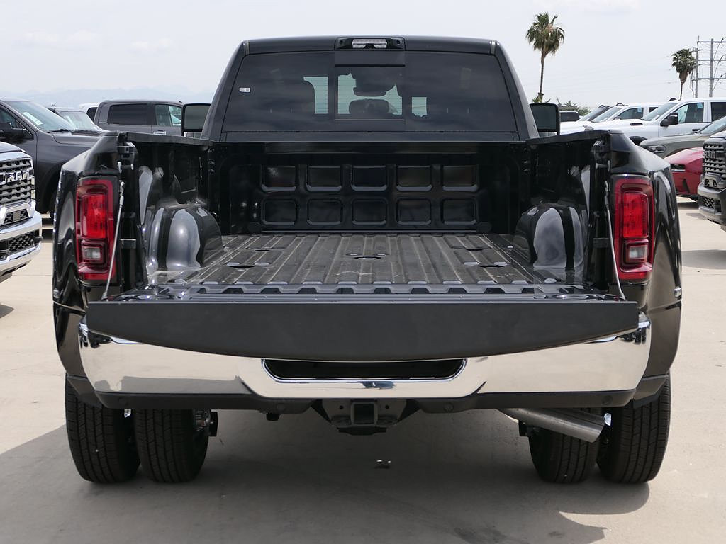 New 2026 RAM 3500 Tradesman AWD/4WD image 6