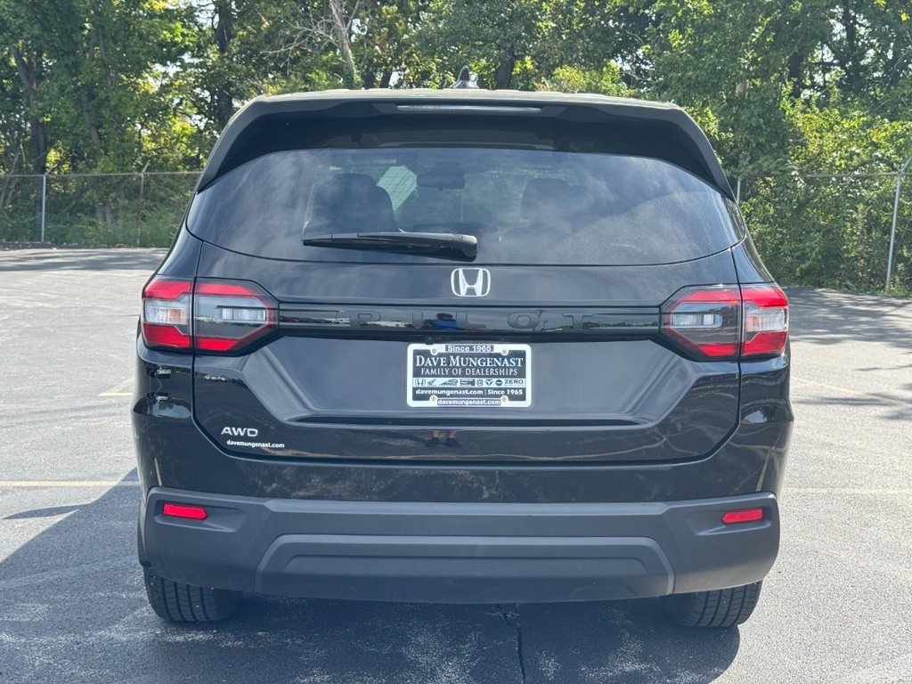 Used 2023 Honda Pilot LX image 7