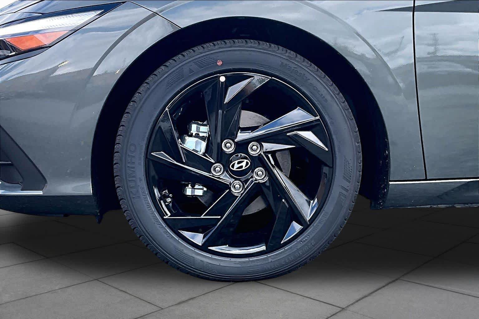 New 2026 Hyundai Elantra SEL Sport FWD image 9