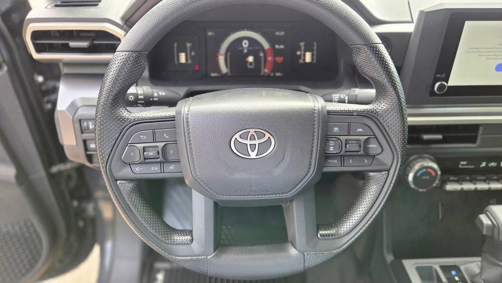 Used 2025 Toyota Tacoma SR5 AWD/4WD image 17
