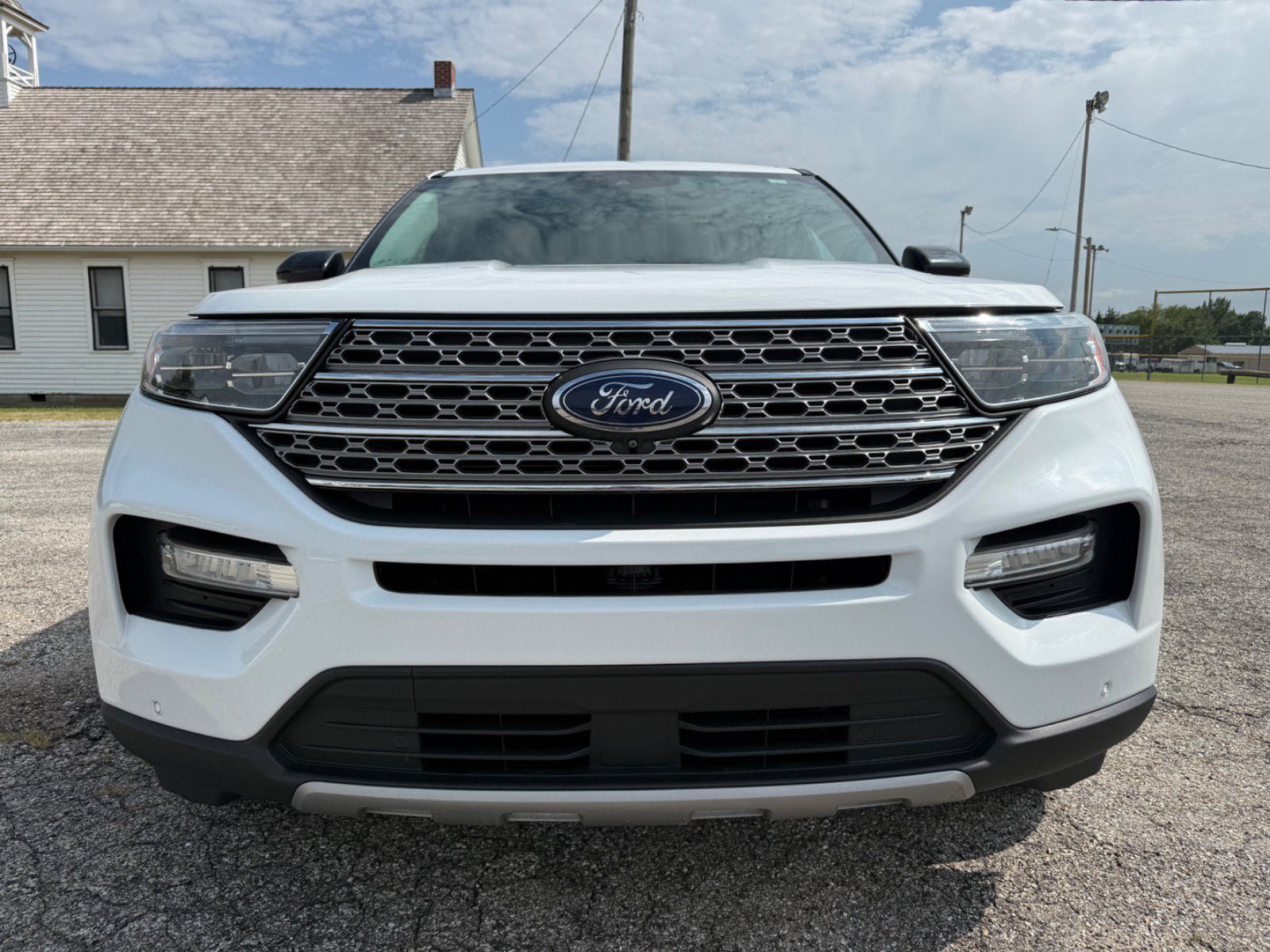 Certified 2021 Ford Explorer Limited w/ Hybrid Equipment Group 310A AWD/4WD image 11