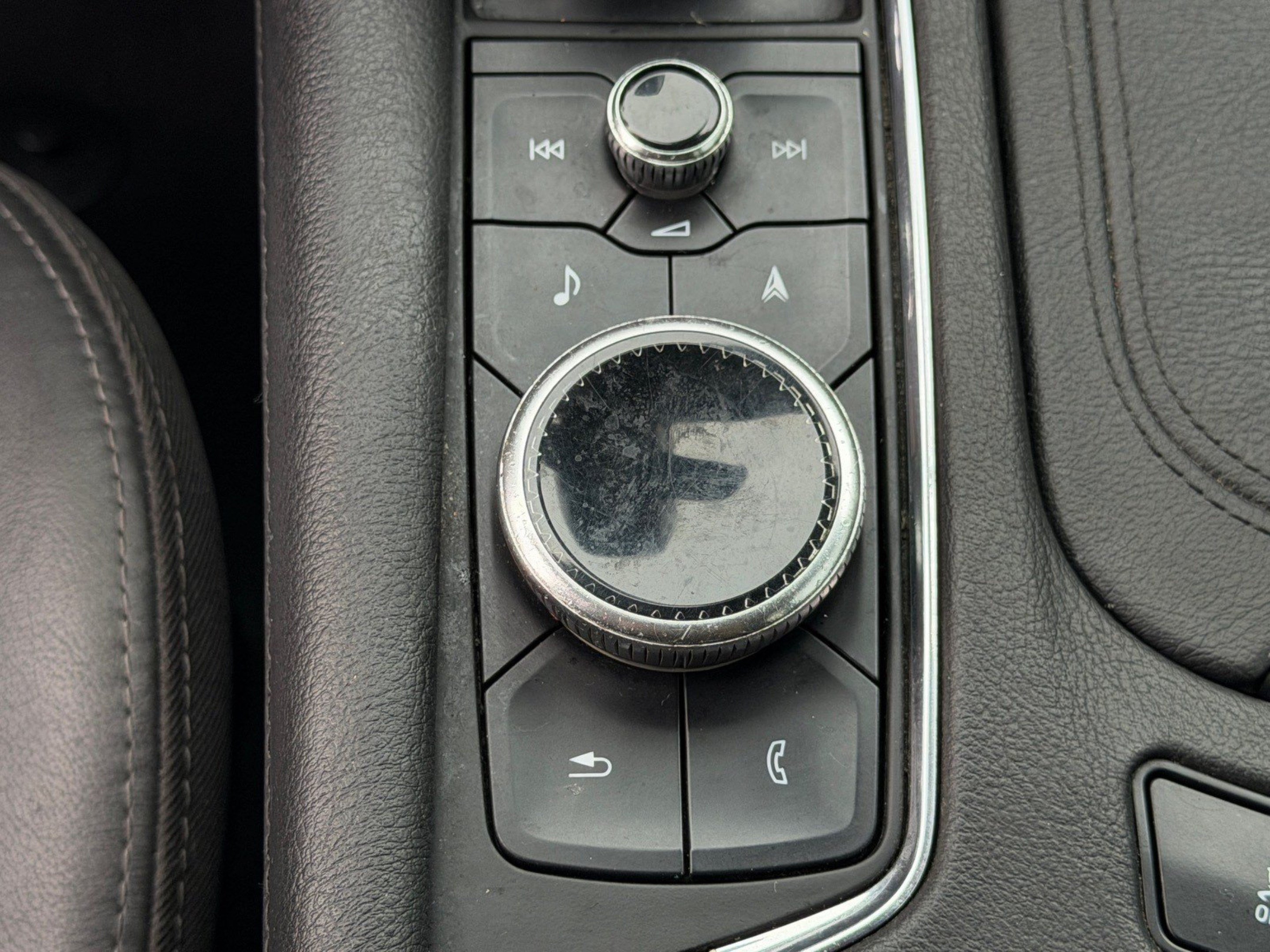 Used 2023 Cadillac XT5 Premium Luxury w/ Technology Package FWD image 36