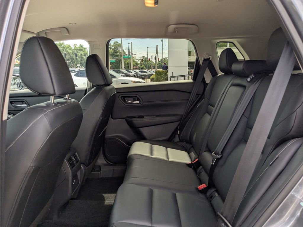 Used 2026 Nissan Rogue SL FWD image 14