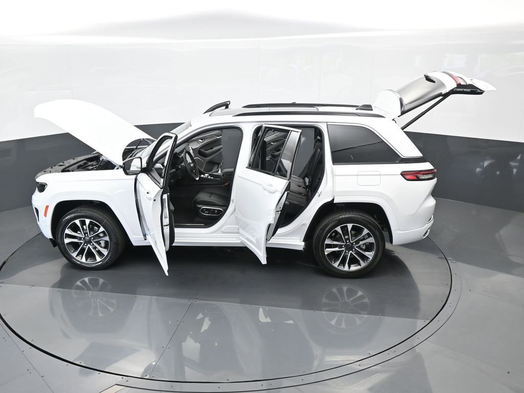 Used 2024 Jeep Grand Cherokee Overland w/ Luxury Tech Group IV image 60