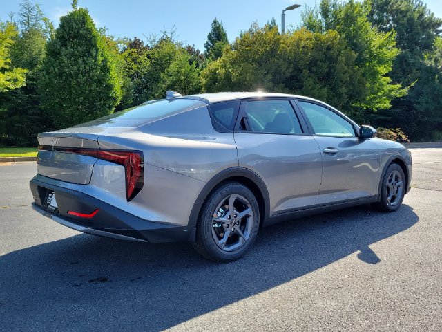 New 2026 Kia K4 FWD image 4