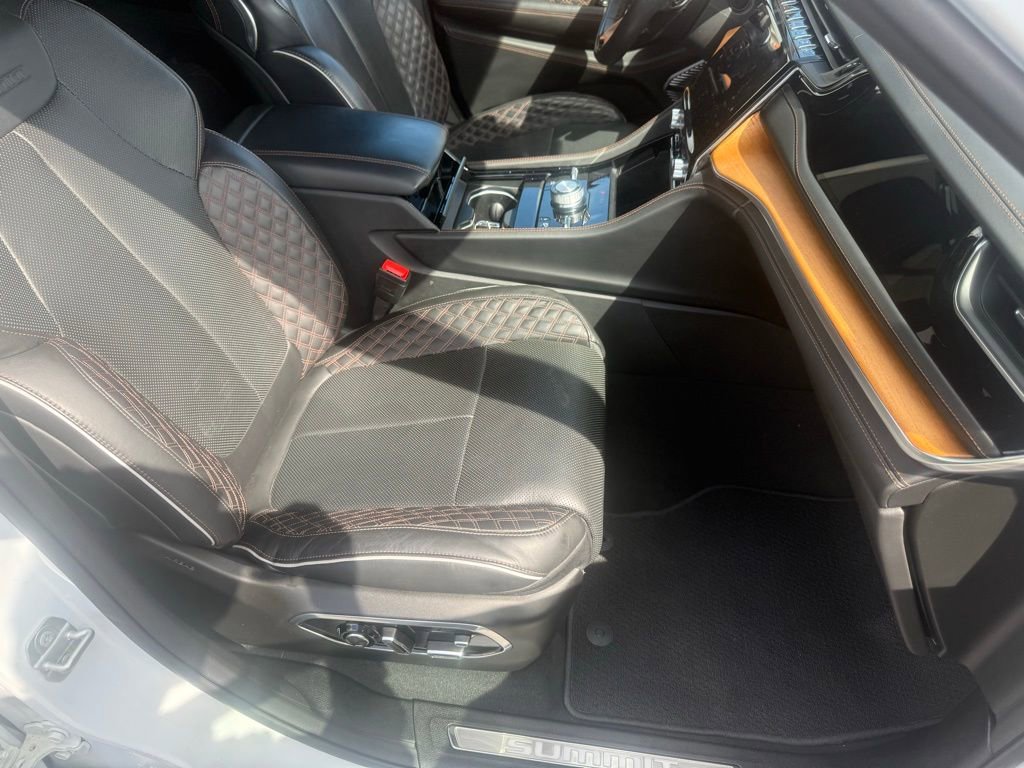 Used 2022 Jeep Grand Cherokee Summit AWD/4WD image 58