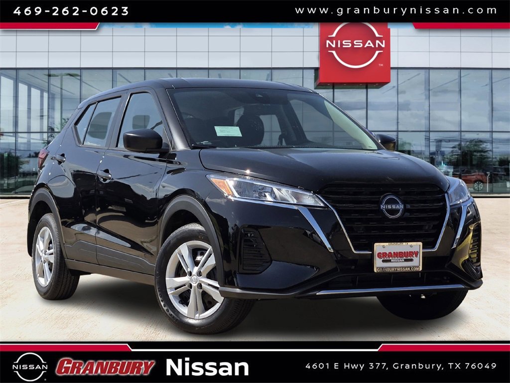 New 2025 Nissan Kicks Play S