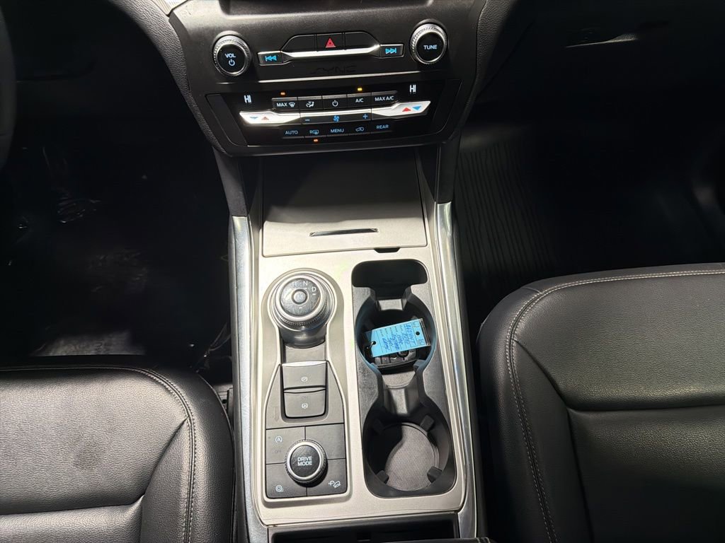 Used 2020 Ford Explorer XLT w/ Equipment Group 202A AWD/4WD image 17