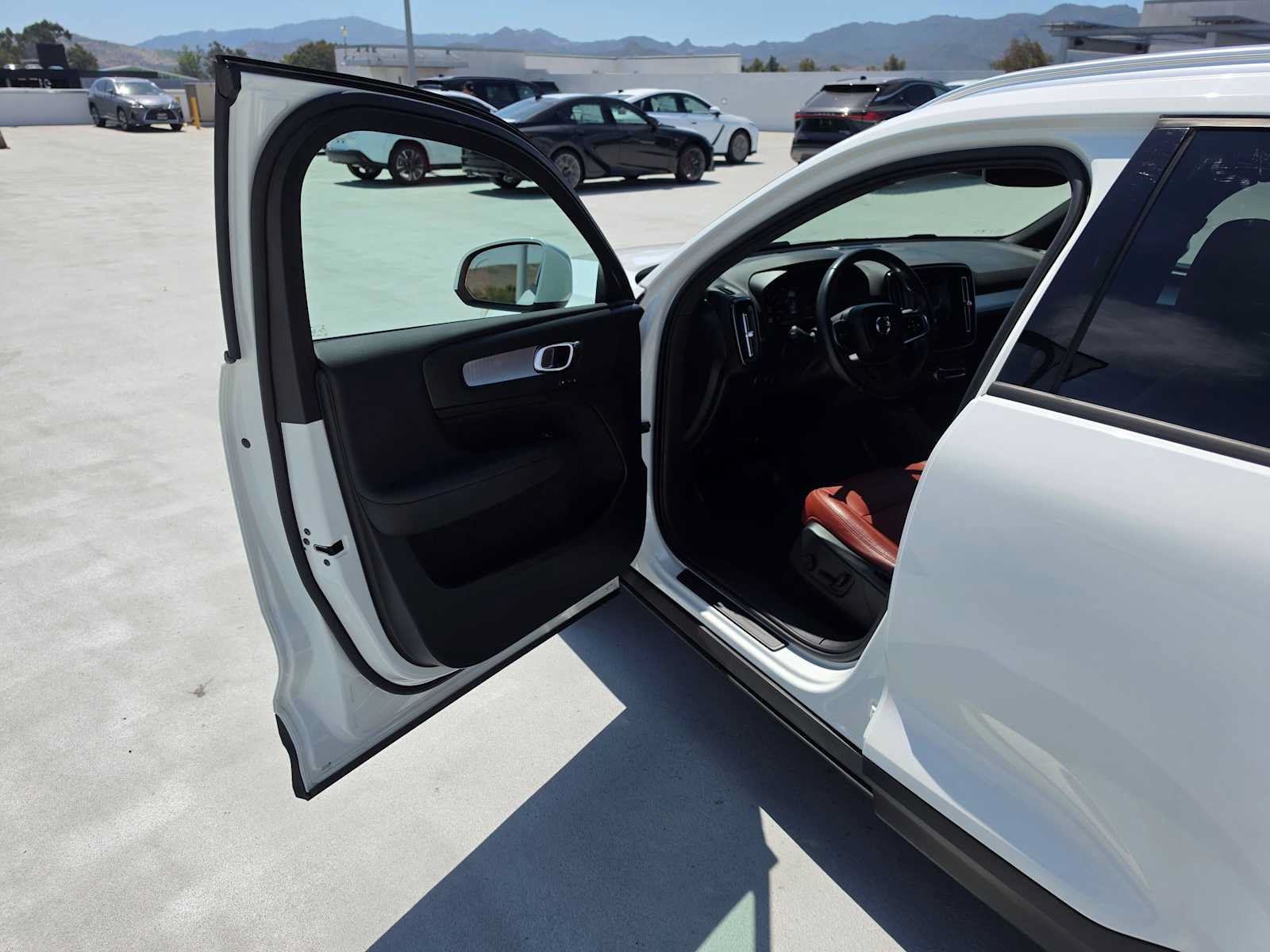 Used 2019 Volvo XC40 T5 Momentum AWD/4WD image 19
