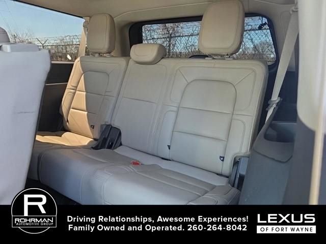 Used 2022 Lincoln Navigator L Reserve AWD/4WD image 11