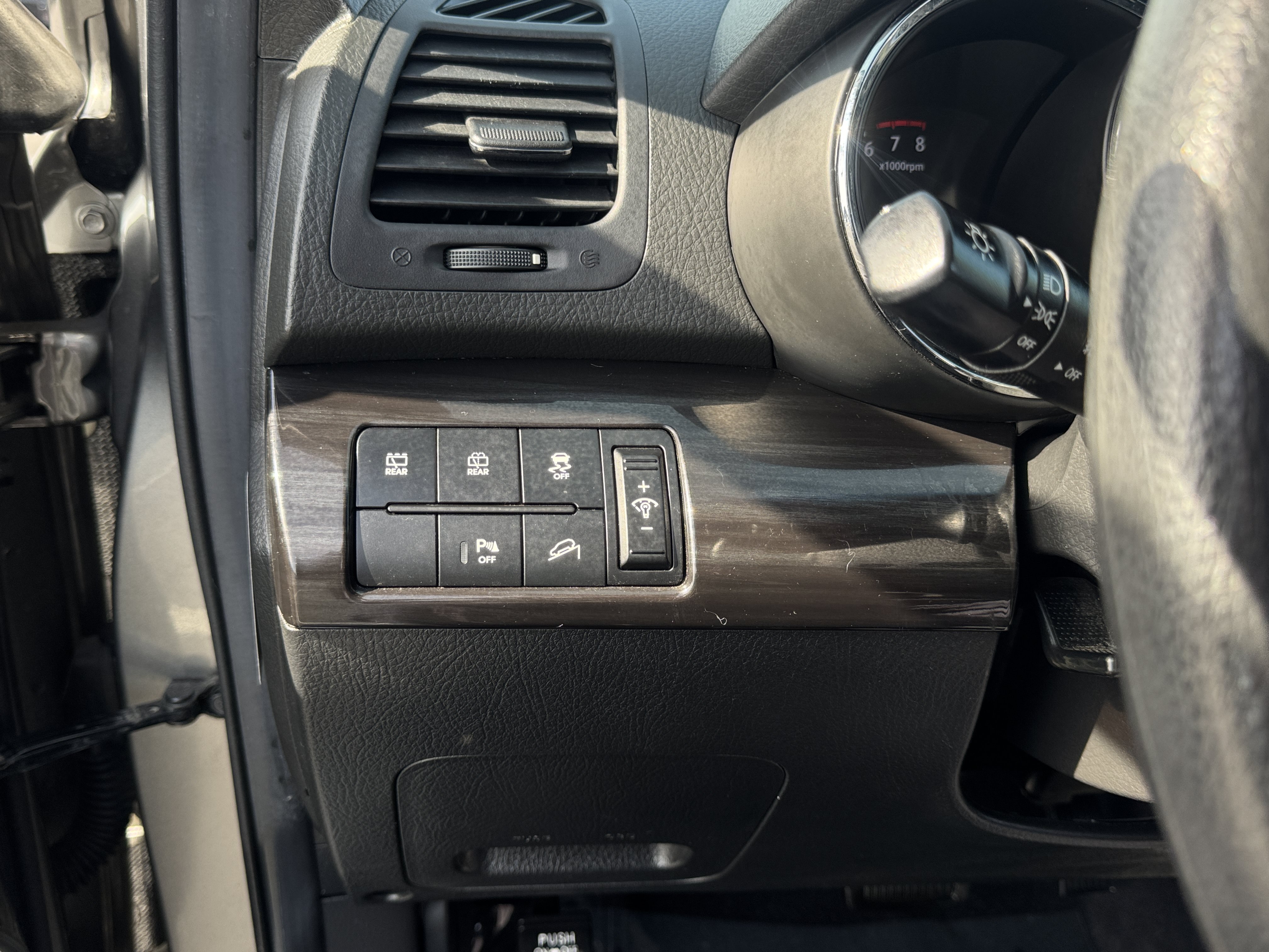 Used 2013 Kia Sorento LX w/ Convenience Pkg FWD image 14