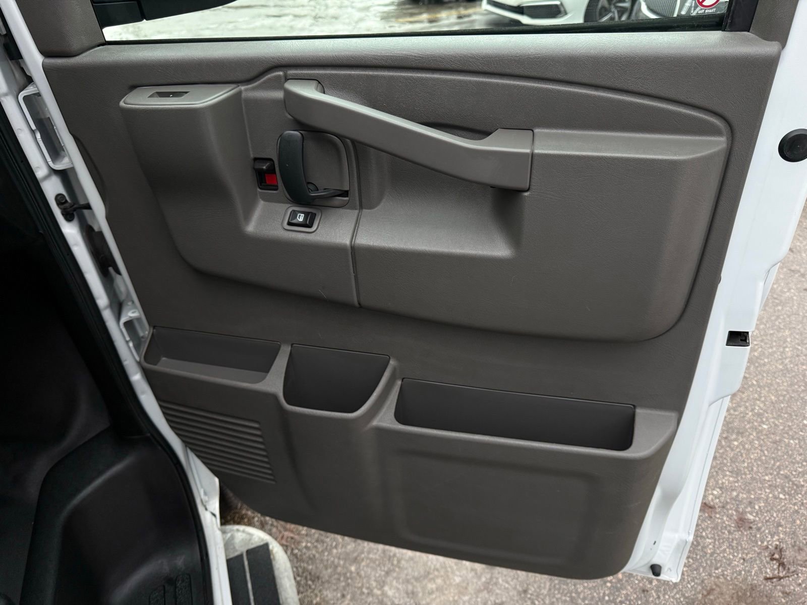 Used 2023 GMC Savana 2500 image 7