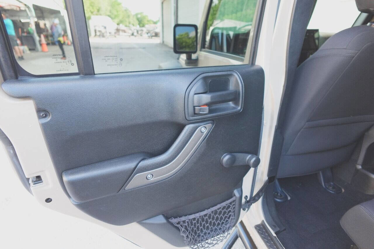 Used 2016 Jeep Wrangler Unlimited Sport w/ Trailer Tow Group image 28