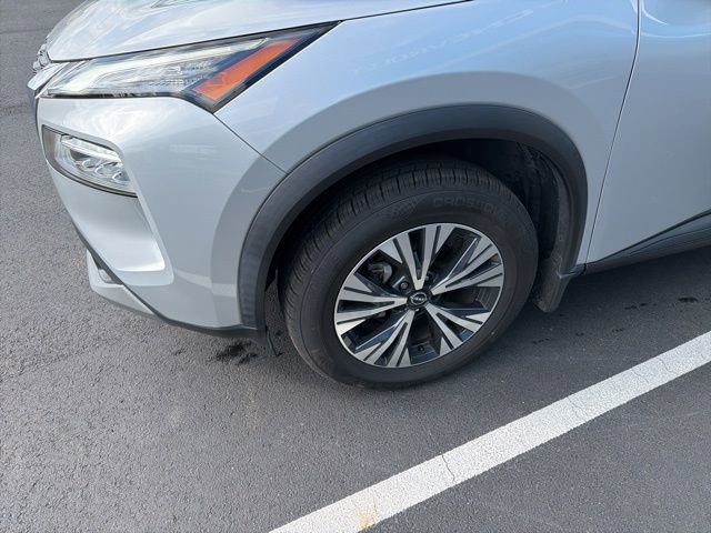 Used 2023 Nissan Rogue SV image 4