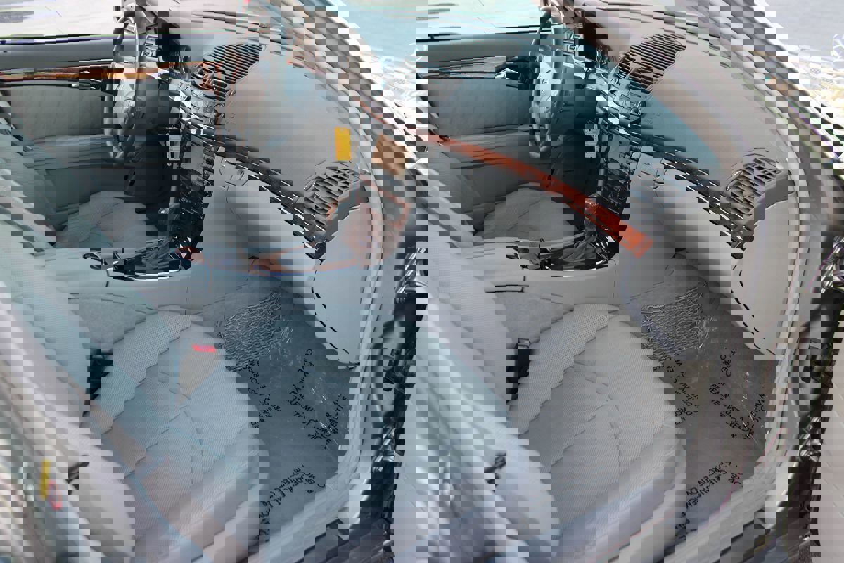 Used 2004 Mercedes-Benz E 320 Sedan image 17