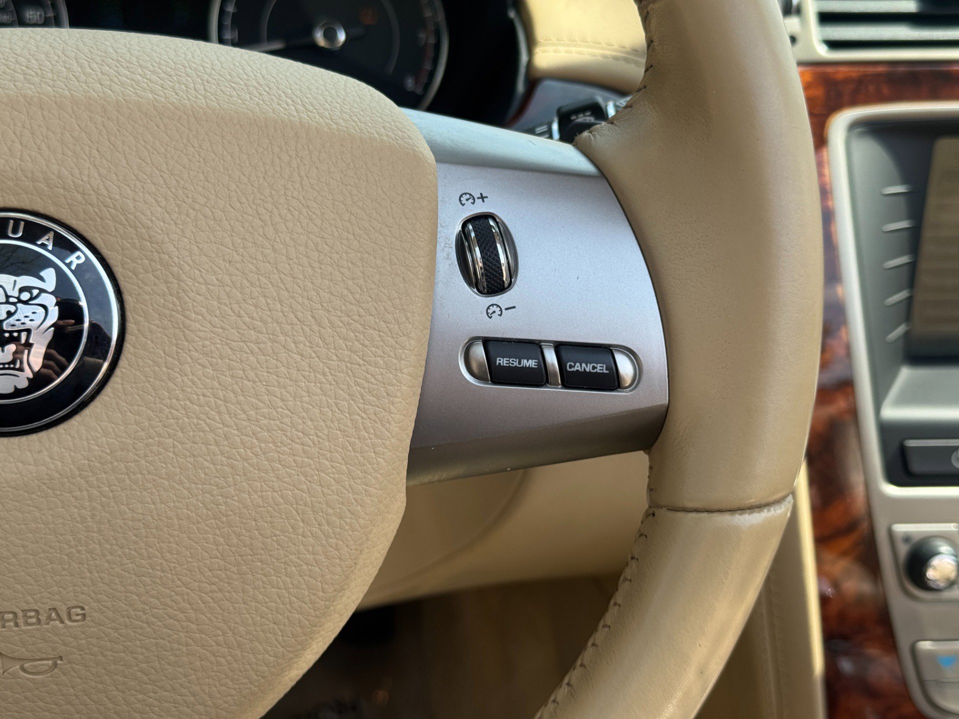 Used 2008 Jaguar XK Convertible image 36