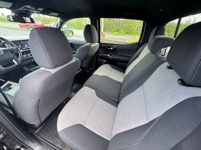 Used 2020 Toyota Tacoma TRD Off-Road w/ Technology Package image 13