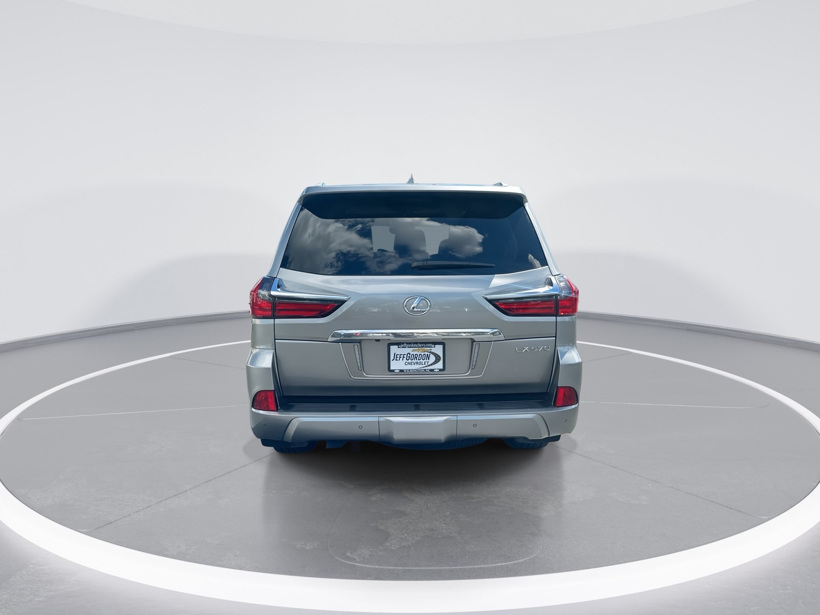 Used 2021 Lexus LX 570 4WD w/ Luxury Package image 8