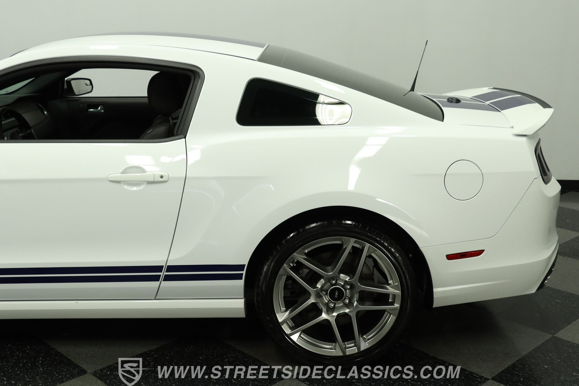 Used 2014 Ford Mustang Shelby GT500 RWD image 24