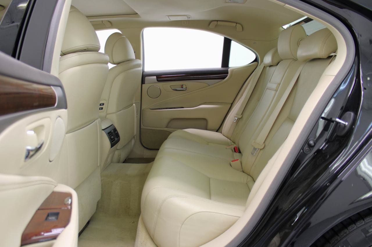 Used 2017 Lexus LS 460 w/ Comfort Package RWD image 38