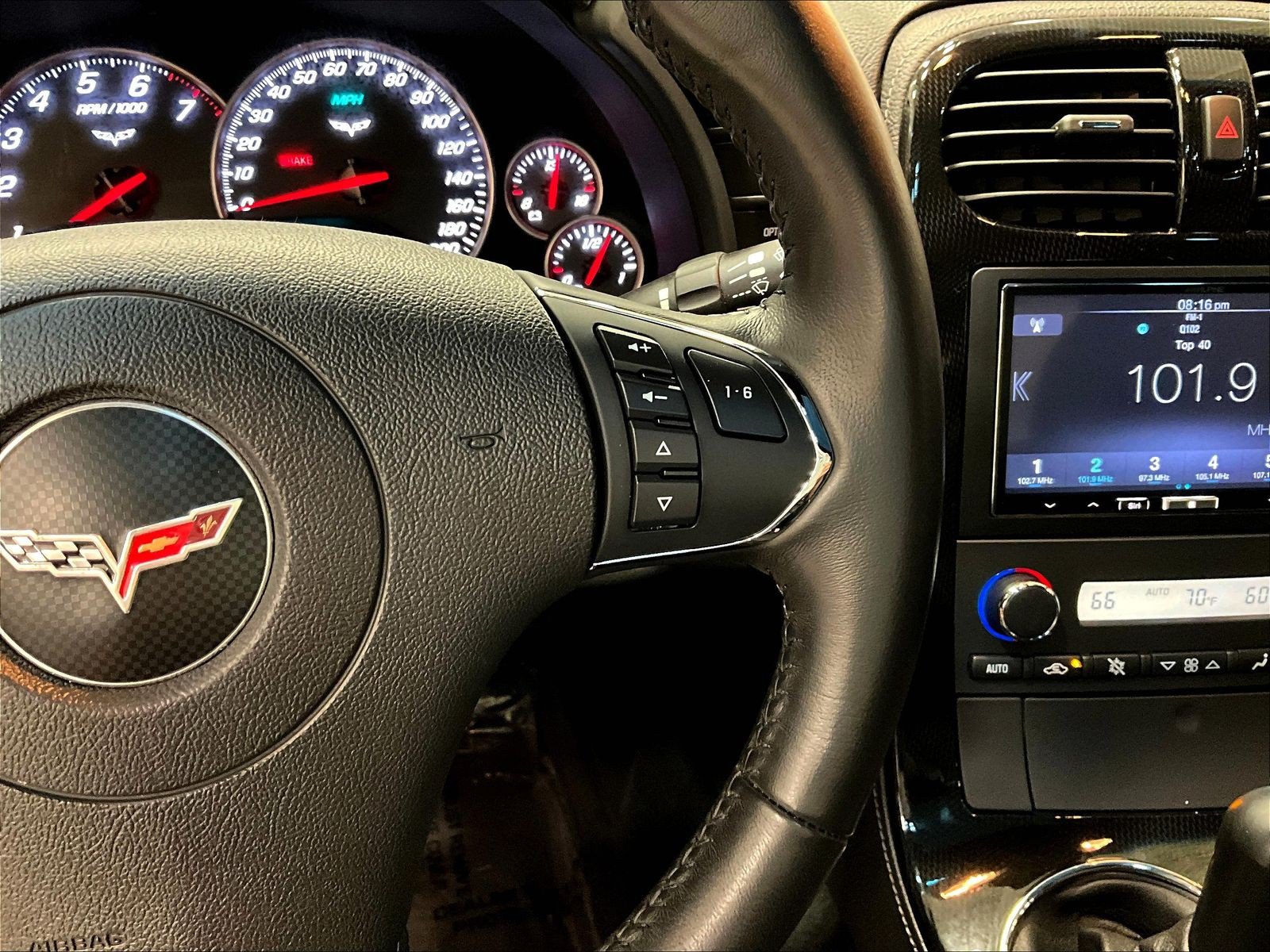 Used 2007 Chevrolet Corvette Coupe w/ Performance Package RWD image 8