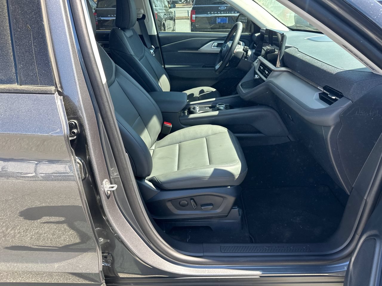 New 2026 Ford Explorer Active w/ Active Comfort Package RWD image 13