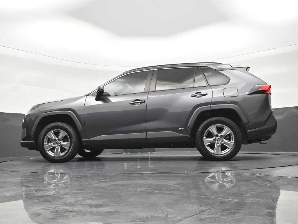 Used 2022 Toyota RAV4 LE AWD/4WD image 24