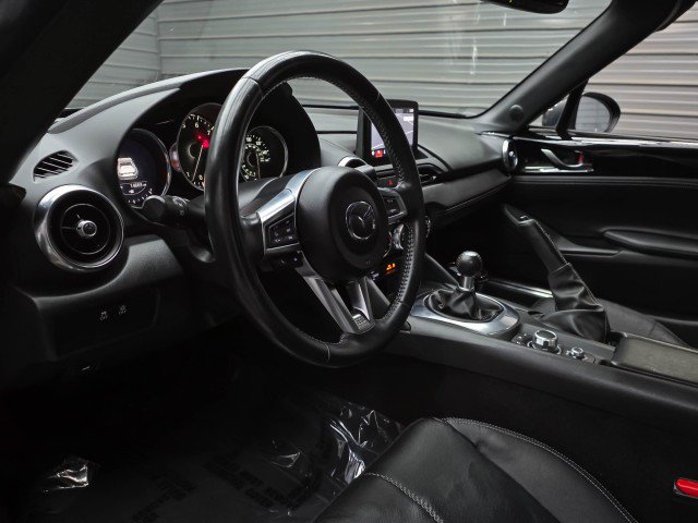 Used 2020 MAZDA MX-5 Miata RF Grand Touring RWD image 13