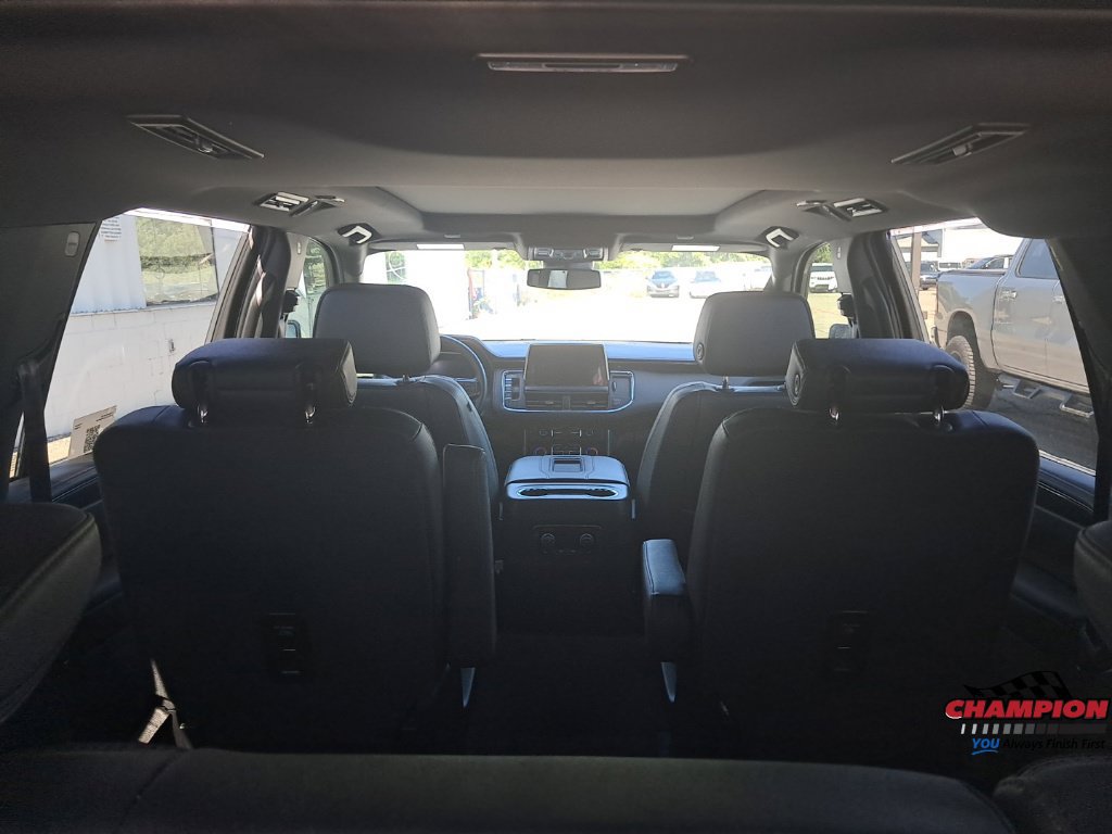 Used 2023 Chevrolet Suburban RST w/ Luxury Package AWD/4WD image 25