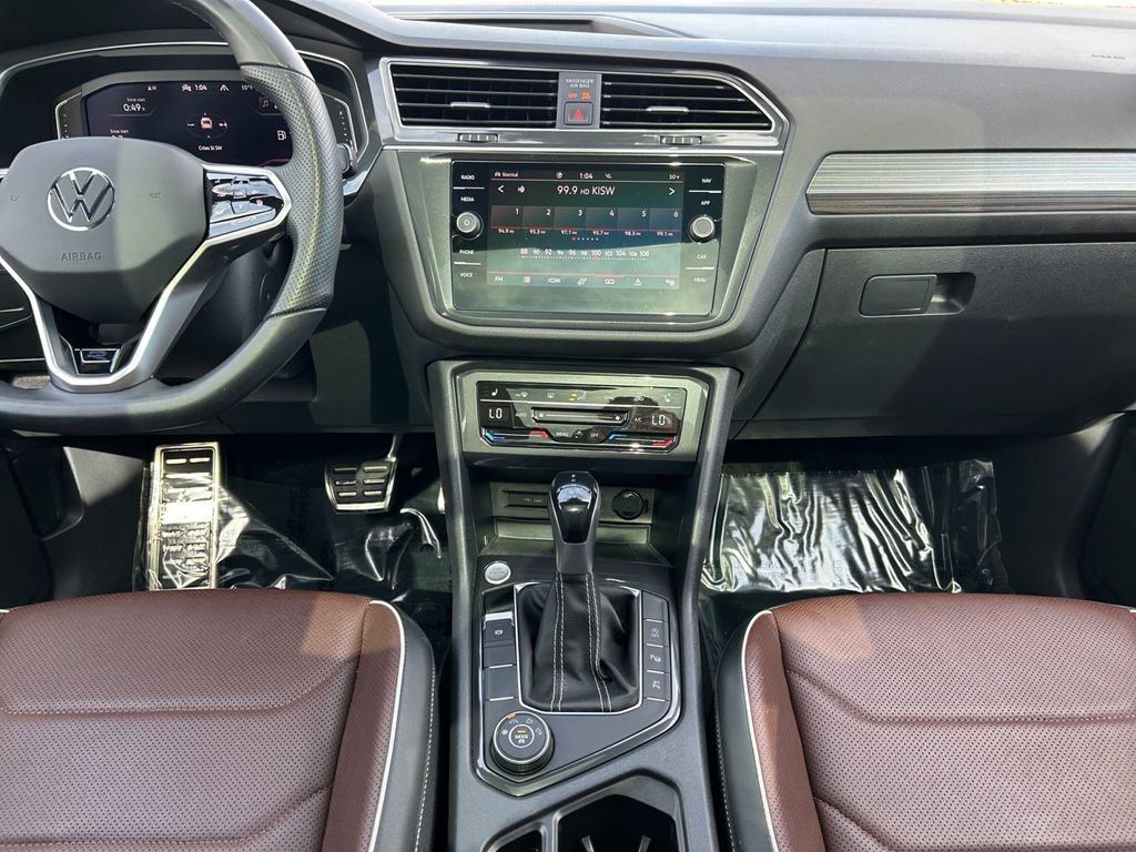 Used 2022 Volkswagen Tiguan SEL R-Line image 12
