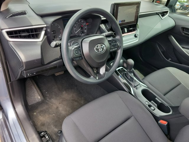 Used 2025 Toyota Corolla LE FWD image 4