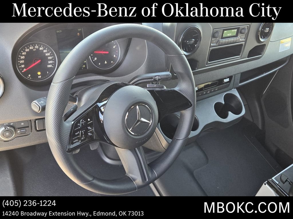 Used 2025 Mercedes-Benz Sprinter 2500 image 28