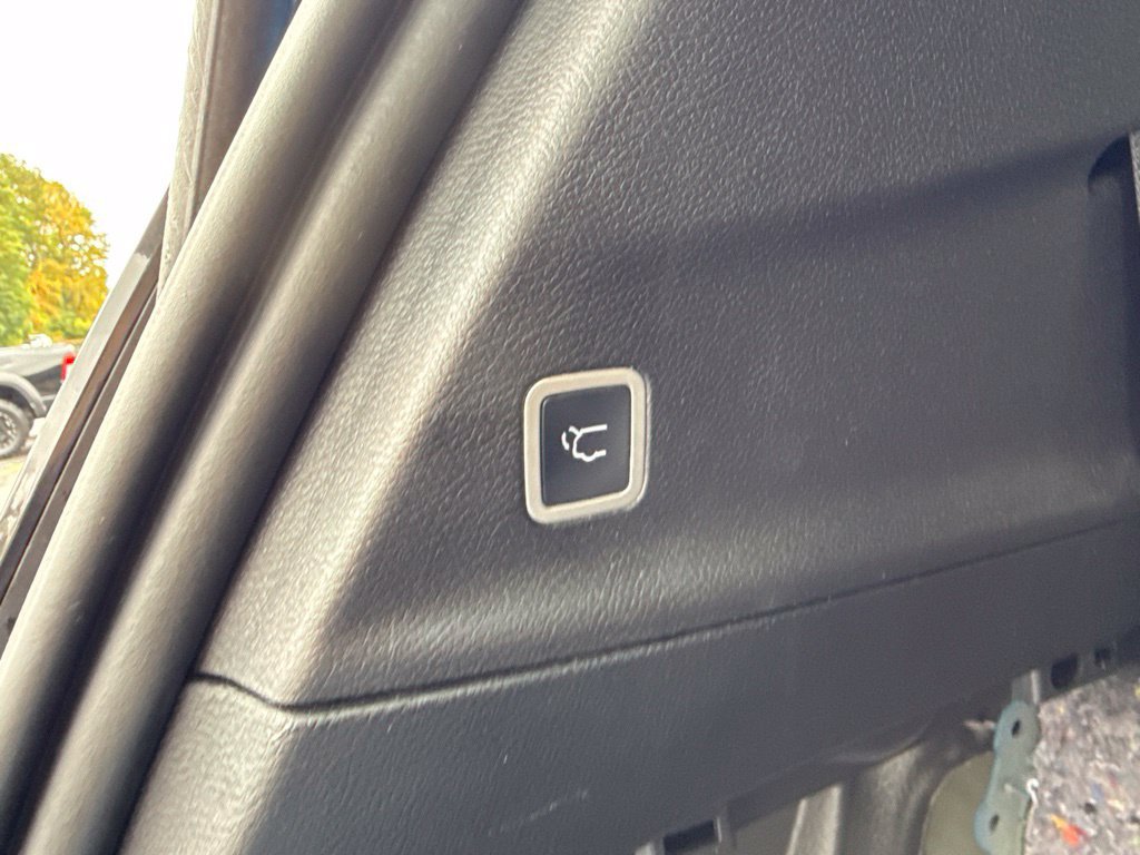 Used 2026 Chrysler Pacifica Select FWD image 14